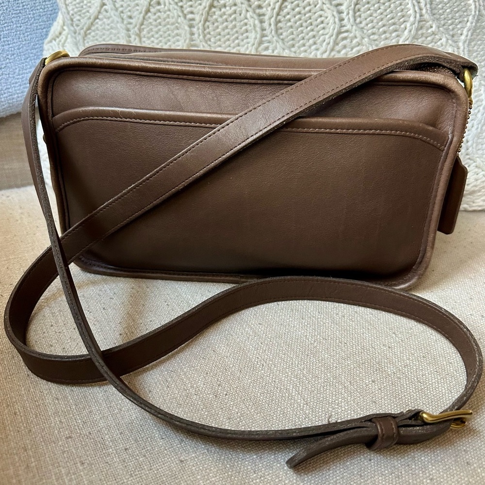 Vintage 90s Coach Brown Leather Messenger Crossbody Swingpack 9974 USA Taupe